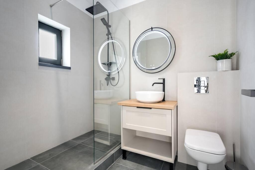 Stunning Views 3Br Sunny Flat - Amazing Terrace Apartment Bukares Bagian luar foto